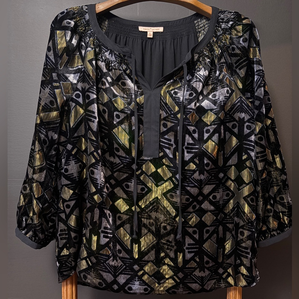 Geometric Black and Gold Metallic Lined Top